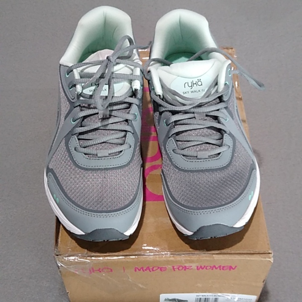 Ryka Sky Walk Fit Athletic shoes US size 7 1/2 M